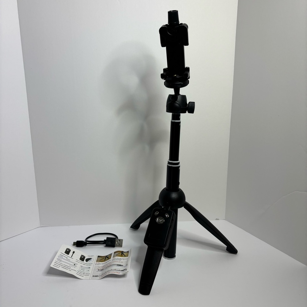 Bluehorn | Adjustable Tripod